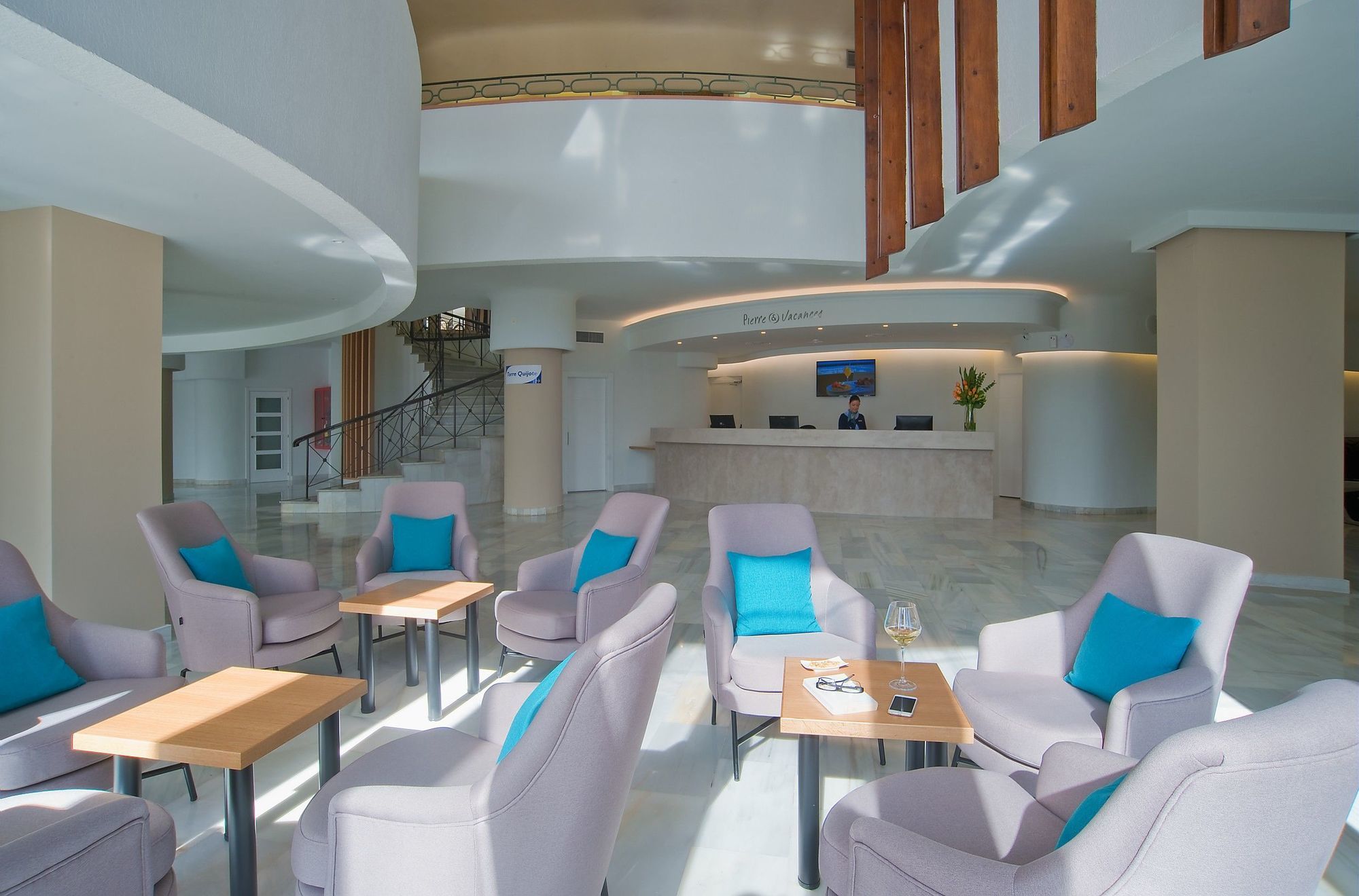 Hotel El Puerto By Pierre Vacances Фуeнхирола Екстериор снимка